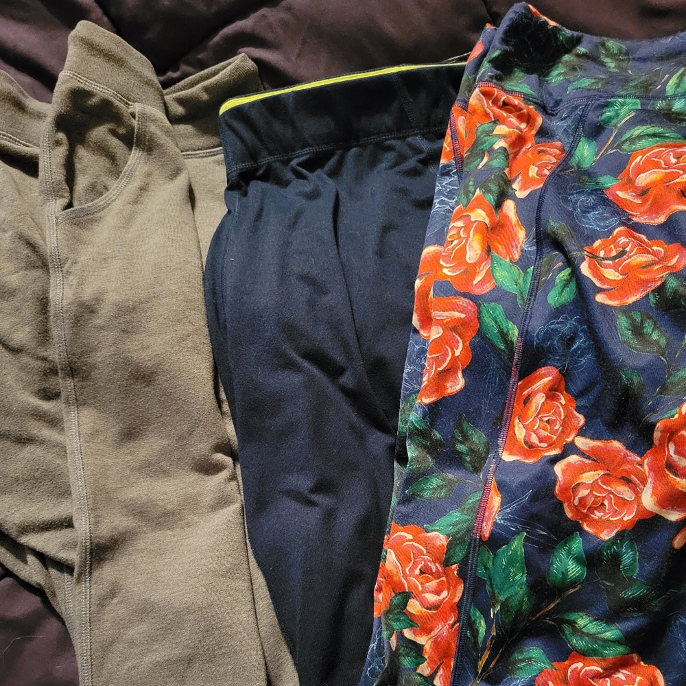 5/7 50% off bundles this week!  3 active capri pants